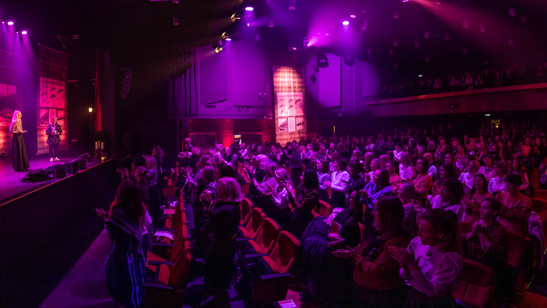 Marthe Schille-Rognmo på scenen under konferansen i 2022